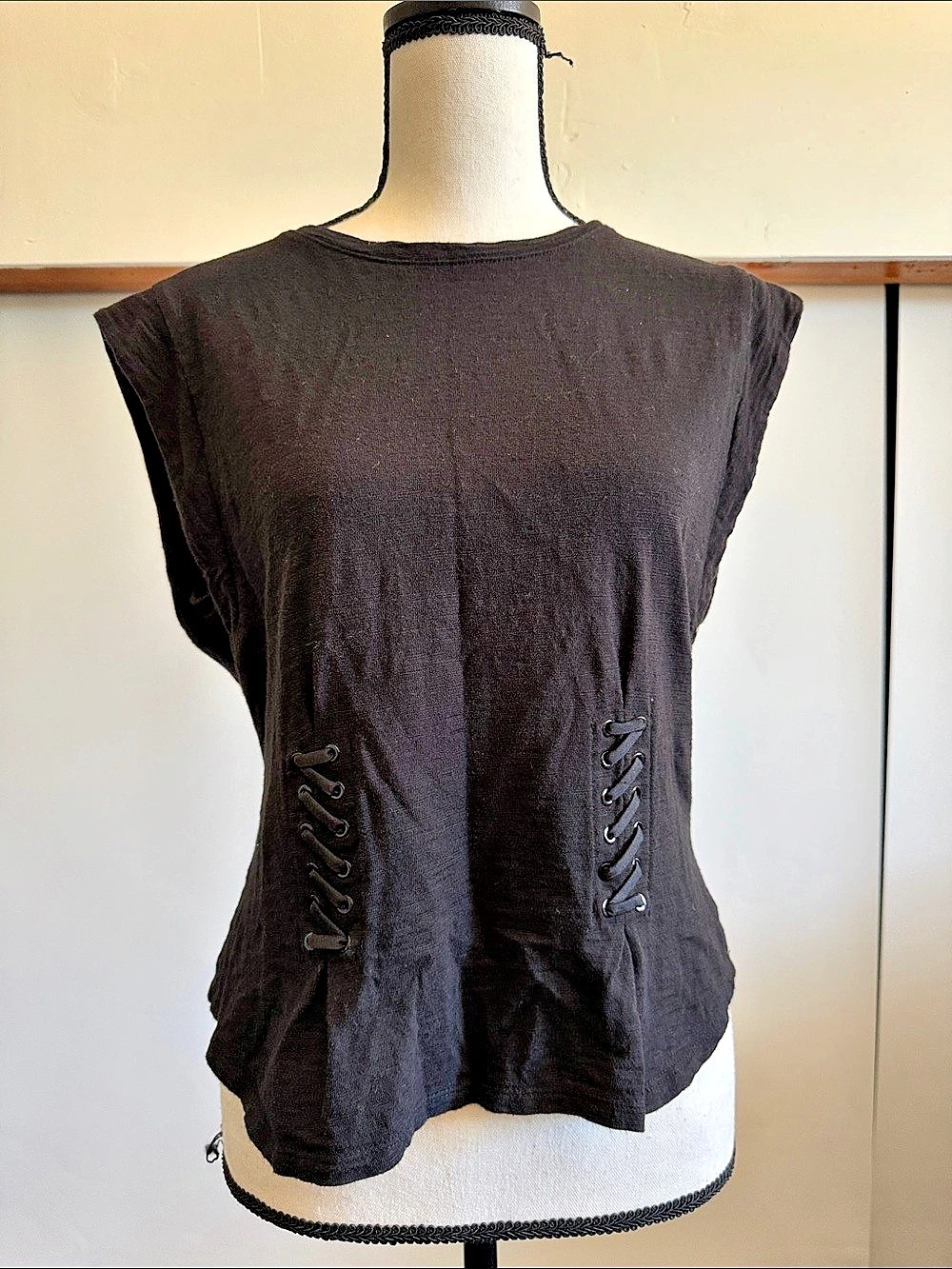 White House Black Market Black Lace-Up Muscle Tee Size Medium